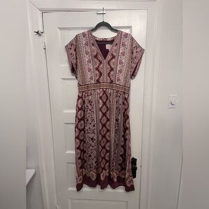 Gal Meets Glam Burgundy and Cream Midi Dress